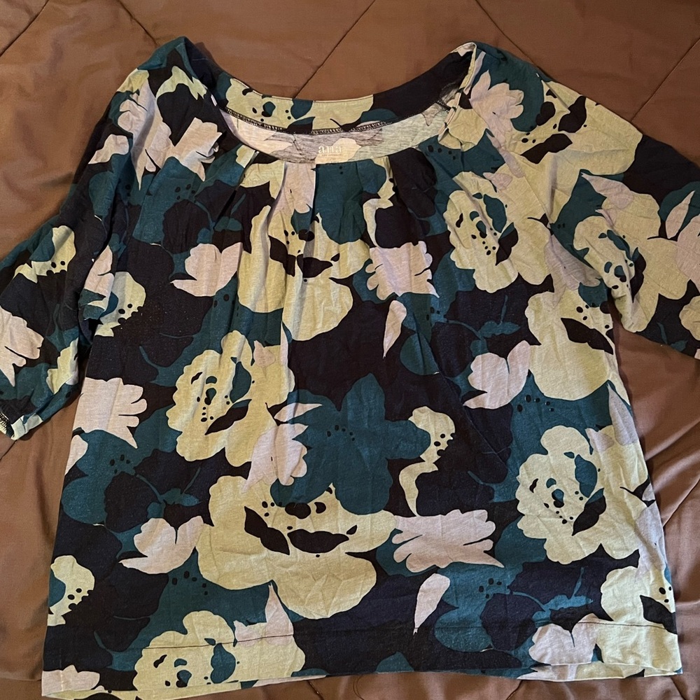Ana 3/4 Sage, navy, and teal Floral knit top size XL